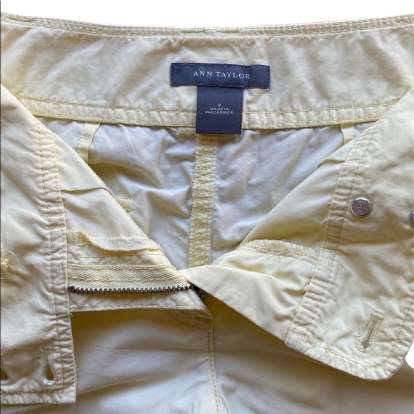 Ann Taylor Bermuda Shorts Pale Yellow  5 Pockets Size 2 - Picture 3 of 8